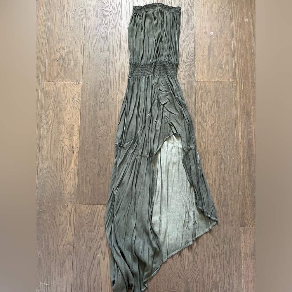 Strapless asymmetrical maxi dress. Size S